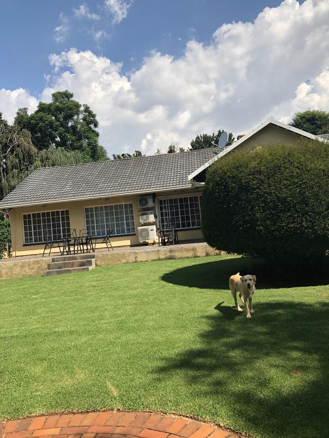 Khuvena Guesthouse Randburg Exterior foto